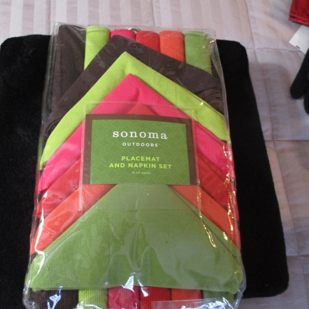 Sonoma Outdoors Placemat and Napkin Set Six of Each NIP